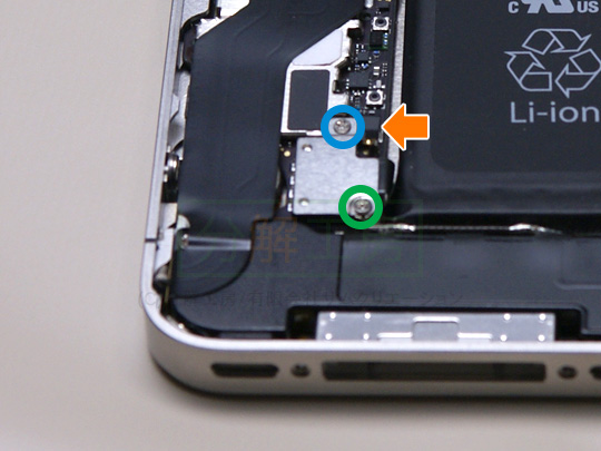 iPhone4S分解4バッテリを外す(1)