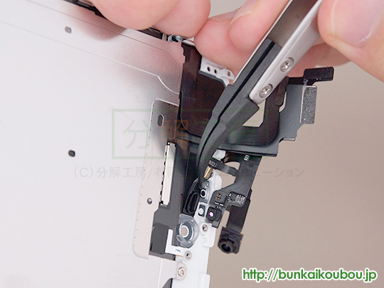 iPhone6Plus分解13フロントカメラ部品を外す(4)