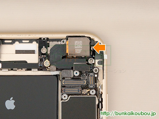 iPhone6s Plus分解11バックカメラを外す(3)