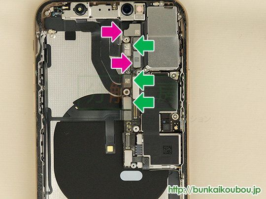 iPhoneXS分解18TrueDepthカメラを外す(1)
